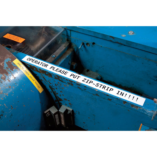 M4C-1000-595-WT-BK | Cartucho de cinta de vinilo adhesivo permanente negro sobre blanco.